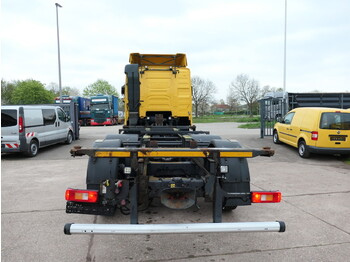 Camion fourgon VOLVO FH 26.420 6x2 BDF: photos 5