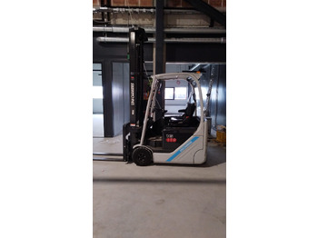 Chariot élévateur électrique UNICARRIERS