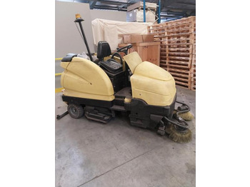 Balayeuse de voirie KÄRCHER