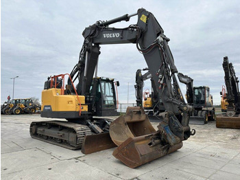 Pelle sur chenille VOLVO ECR235EL