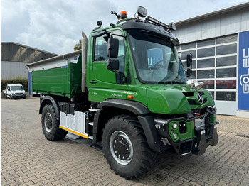 Camion benne UNIMOG