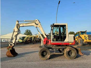 Pelle sur pneus TAKEUCHI TB175