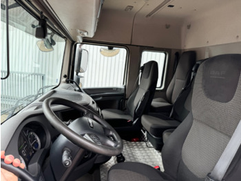 Photo d'intérieur 2: Camion plateau DAF XF 410 FA 4x2 XF 410 FA 4x2, Fahrschule, 2x AHK, 6 Sitze