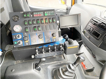 Balayeuse de voirie Mercedes-Benz Atego 1324 4x2 Atego 1324 4x2, Kehrmaschine Explorer 8: photos 3