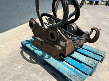 Attache rapide pour Engins de chantier OilQuick OQ70/55 323E: photos 3