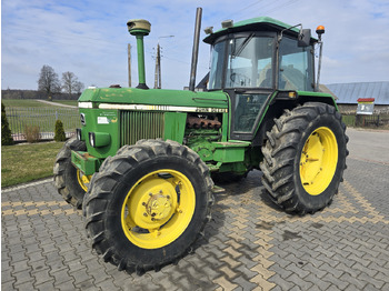 Tracteur agricole JOHN DEERE 40 Series
