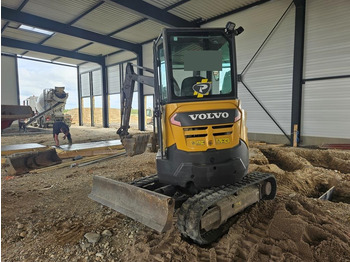 Mini pelle VOLVO ECR 25 D: photos 4