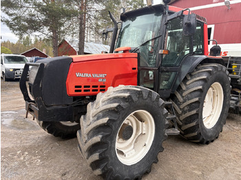 Tracteur agricole VALTRA 6850