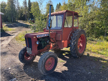 Tracteur agricole VOLVO