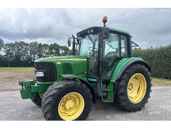 Tracteur agricole JOHN DEERE 6220