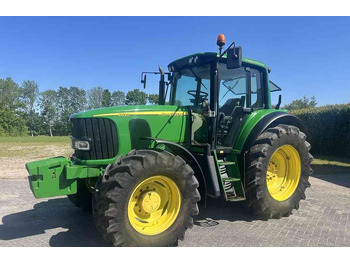 Tracteur agricole JOHN DEERE 6820