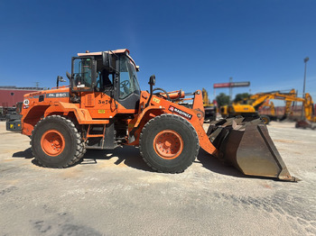 Chargeuse sur pneus DOOSAN DL250