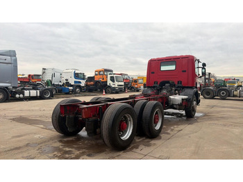 Châssis cabine Scania 124 - 400 (MANUAL PUMP / 6X2 / BIG AXLE / GRAND PONT / POMPE MANUELLE): photos 4 Châssis cabine Scania 124 - 400 (MANUAL PUMP / 6X2 / BIG AXLE / GRAND PONT / POMPE MANUELLE): photos 4