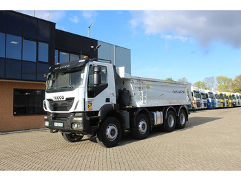 Camion benne IVECO Trakker