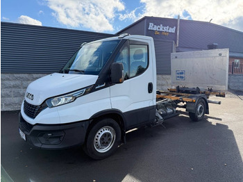 Fourgon utilitaire IVECO Daily