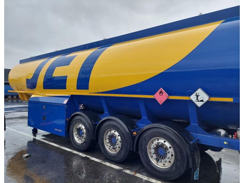 Semi-remorque citerne SCHWARZMÜLLER