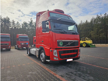 Tracteur routier VOLVO FH13