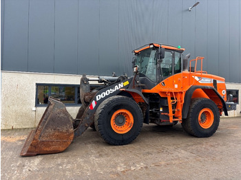 Chargeuse sur pneus DOOSAN DL350