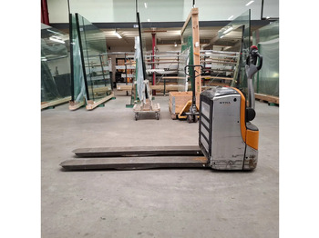 Chariot élévateur STILL