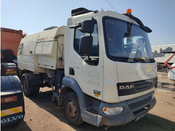 Balayeuse de voirie DAF LF 45 160