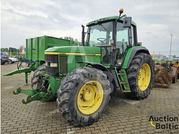 Tracteur agricole JOHN DEERE 6810