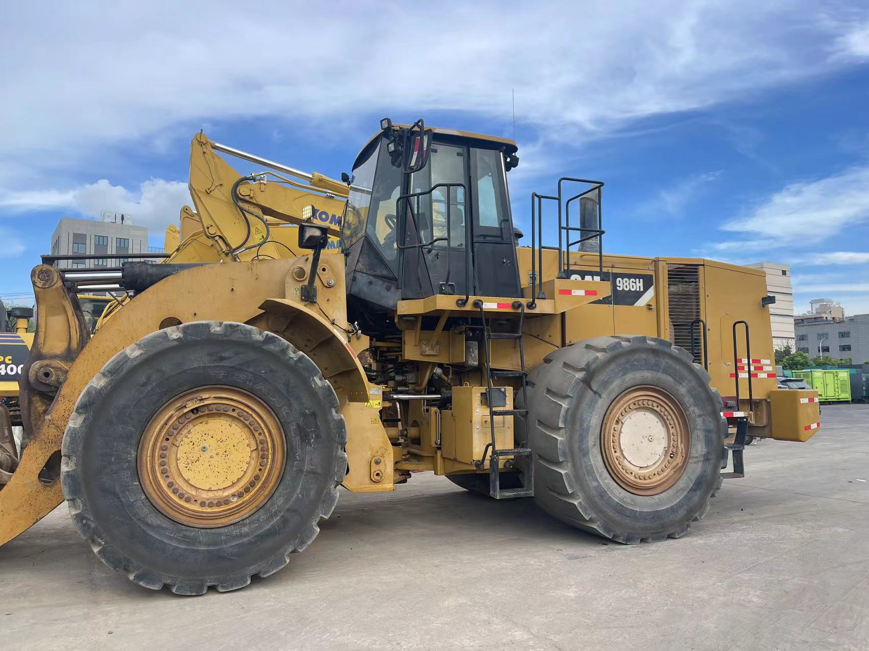 Chargeuse sur pneus CATERPILLAR 986H: photos 2