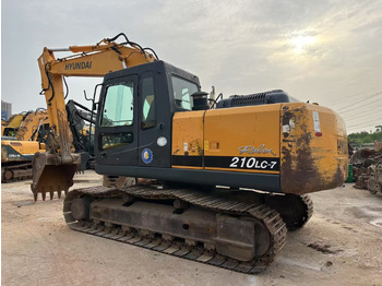 Pelle sur chenille HYUNDAI R210