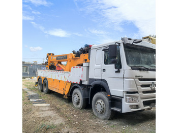 Camion grue SINOTRUK HOWO