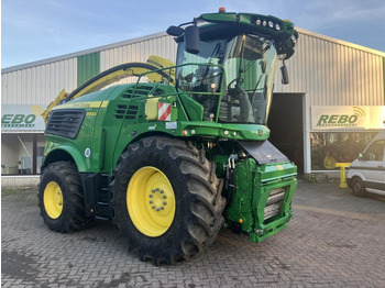Matériel de récolte JOHN DEERE