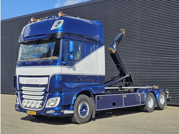 Camion ampliroll DAF XF 530