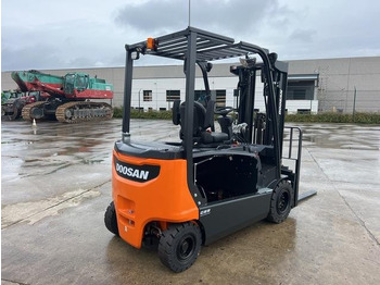 Chariot élévateur électrique Doosan B30X-7 PLUS: photos 3