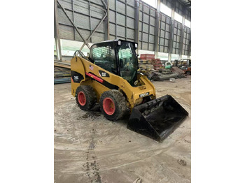 Mini chargeuse Caterpillar 246C: photos 5