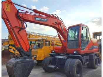 Pelle sur pneus DOOSAN DH150W-7