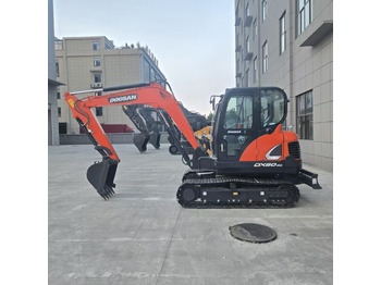 Mini pelle DOOSAN DX60