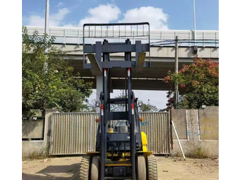 Chariot élévateur diesel KOMATSU