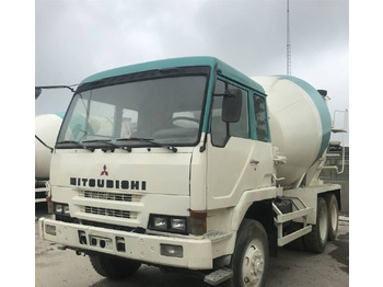 Camion malaxeur MITSUBISHI