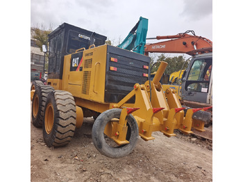 Niveleuse CATERPILLAR 140H
