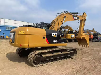 Pelle sur chenille CATERPILLAR 320D2
