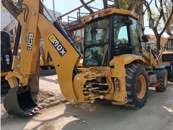 Tractopelle JCB 3CX