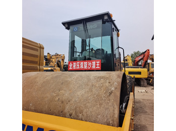Rouleau compresseur XCMG XS143J