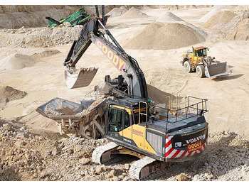 Pelle sur chenille Volvo EC 250 EL: photos 3