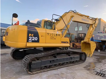 Pelle sur chenille KOMATSU PC200-8