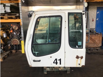 Cabine et intérieur LIEBHERR