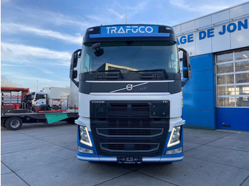 Tracteur routier Volvo FH 13.420 Globetrotter / ADR + PTO / Stand Airco: photos 2 Tracteur routier Volvo FH 13.420 Globetrotter / ADR + PTO / Stand Airco: photos 2
