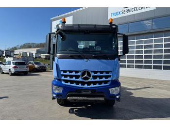 Crédit-bail de  Mercedes-Benz Arocs 3246 Trösch Abroll 8x4 Mercedes-Benz Arocs 3246 Trösch Abroll 8x4: photos 2
