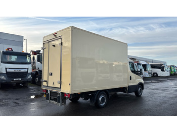 Utilitaire frigorifique IVECO DAILY 35-120 2.3  4100 WB Hi-Matic: photos 4