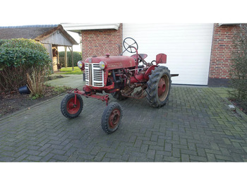 Tracteur agricole