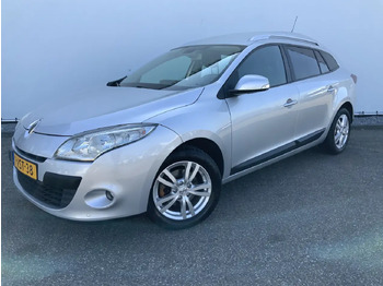 Voiture RENAULT