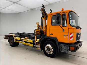 Camion ampliroll, Camion grue MAN 18.222: photos 3
