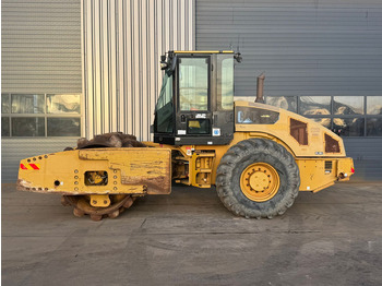 Compacteur CATERPILLAR
